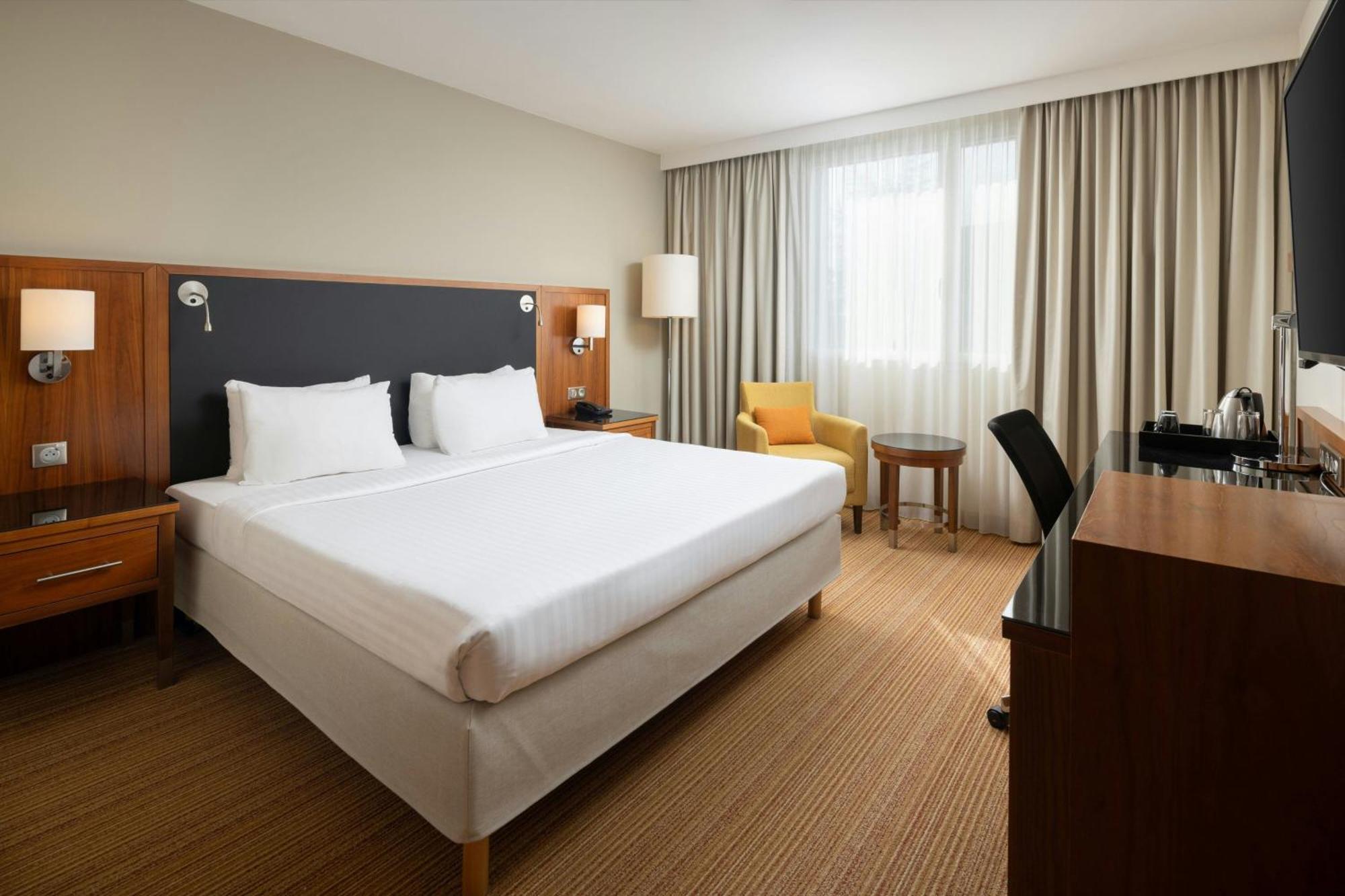 Courtyard By Marriott Toulouse Airport Hotel Luaran gambar